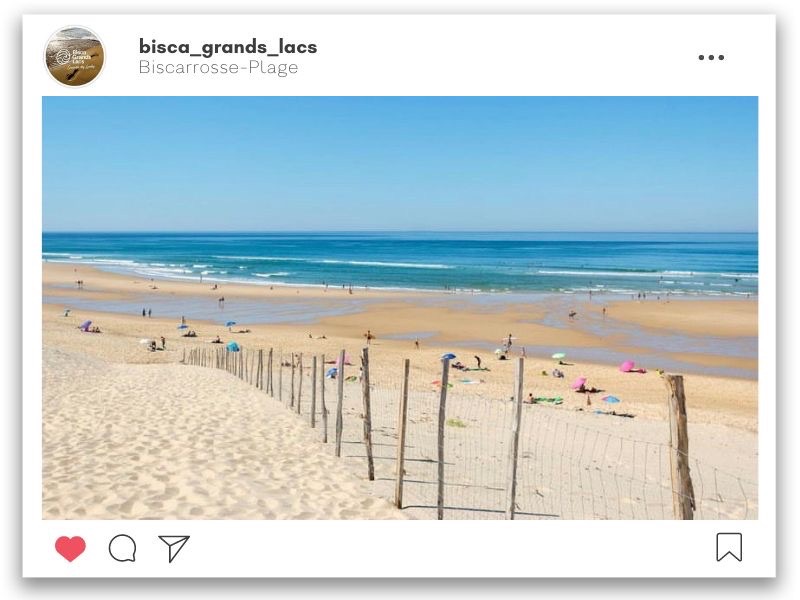 La plage de Biscarrosse au Printemps avec une eau bleu turquoise et du sable doré