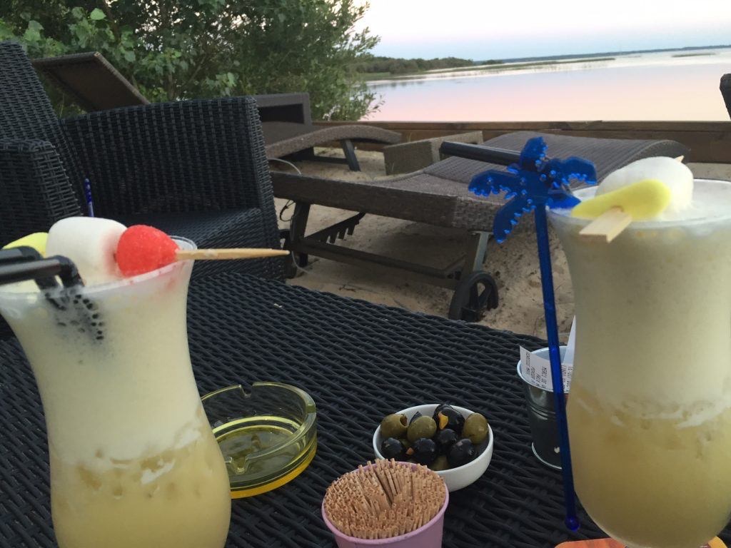 apéro les pieds dans l'eau à Biscarrosse ville