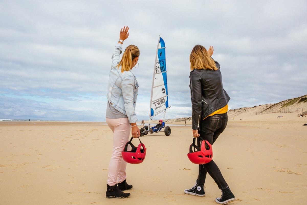 Char à voile sur les plages océanes de Biscarrosse