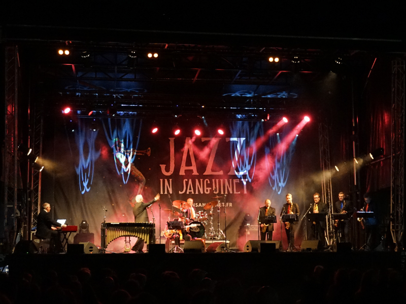 La grande scène du festival Jazz in Sanguinet 