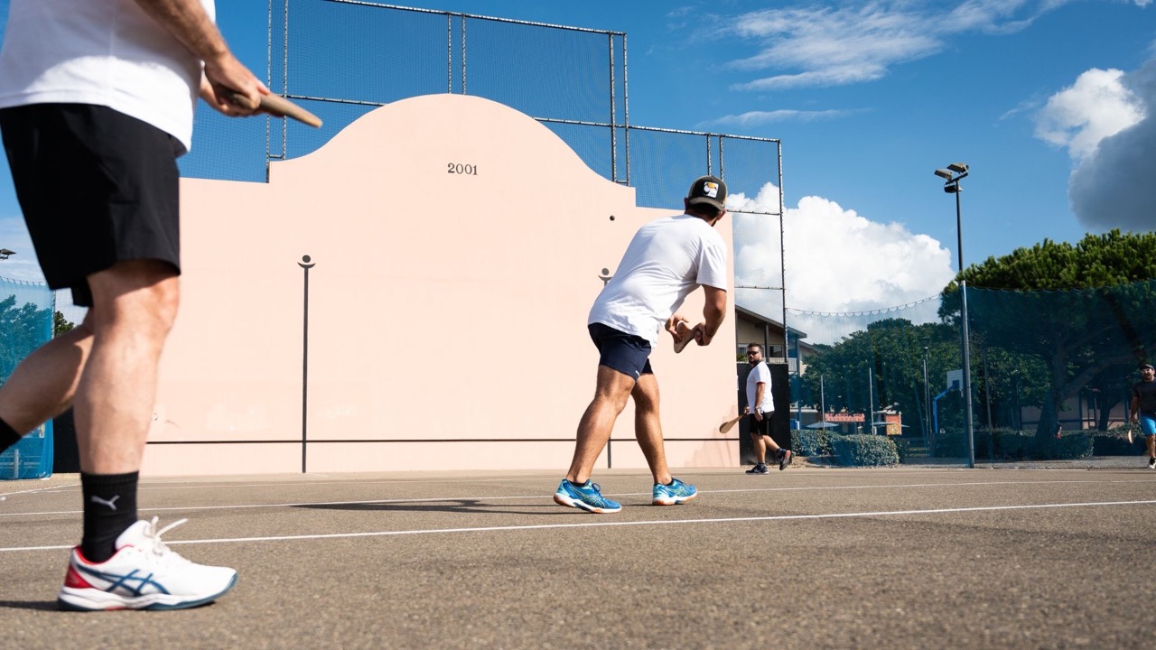 Le jeu de pelote basque à Biscarrosse dans les Landes