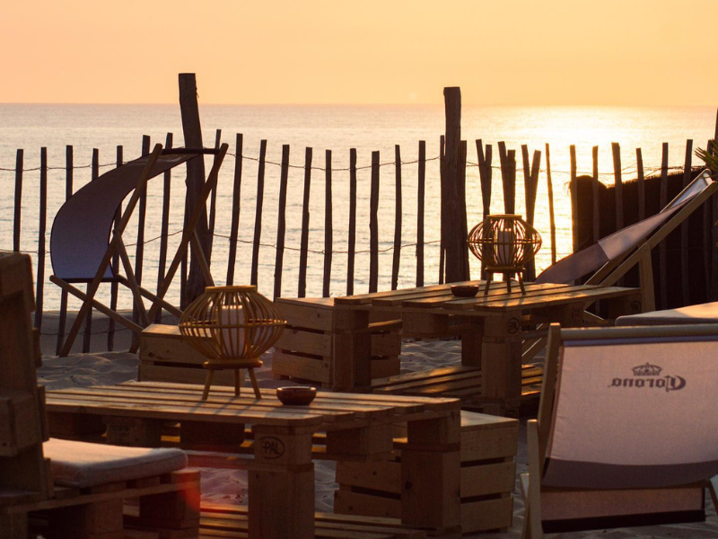La Siesta, le bar idéal pour admirer un coucher de soleil à Biscarrosse Plage