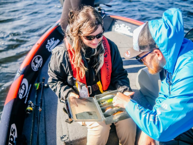 Sélection des leurres pour une sortie pêche sur le lac de Biscarrosse dans les Landes