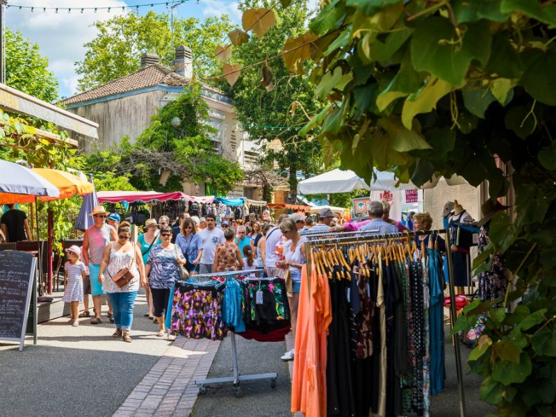 Le marché du jeudi matin à Parentis-en-Born