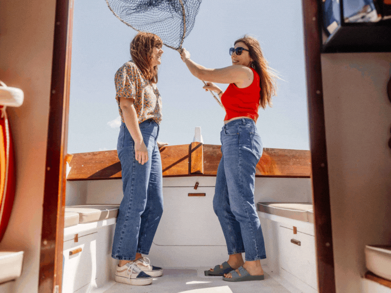 Pêche à l'épuisette sur un bateau à Biscarrosse