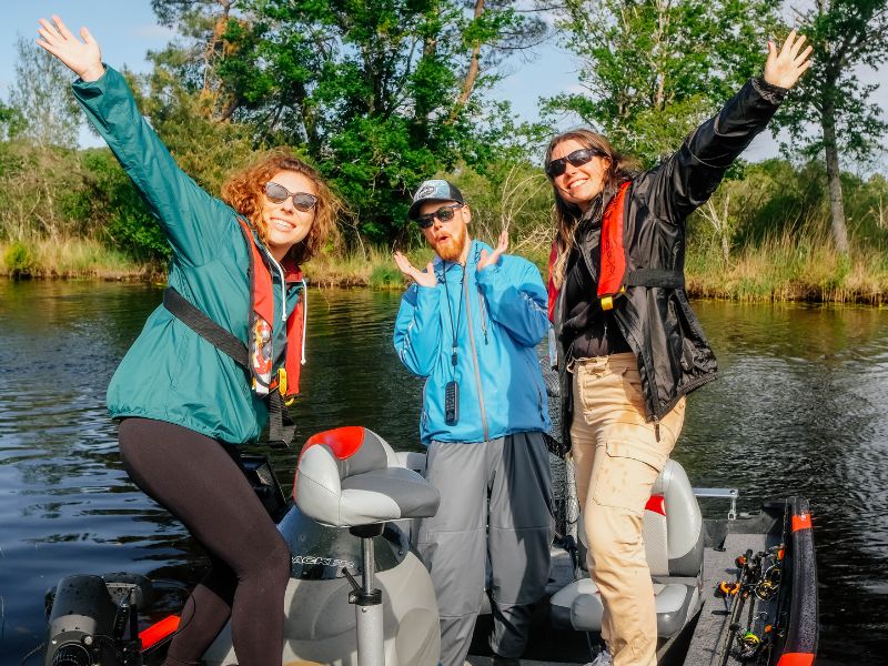 Une sortie pêche en bateau sur les lacs des Landes