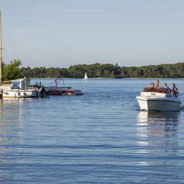 Une journée en bateau sur le lac de Biscarrosse-Sanguinet 