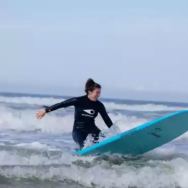 On a testé les planches de surf Zeus à Biscarrosse-Plage