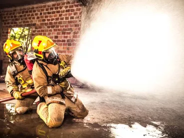 firemen-2263405_1920