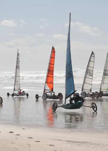 Char à voile sur les plages de Biscarrosse