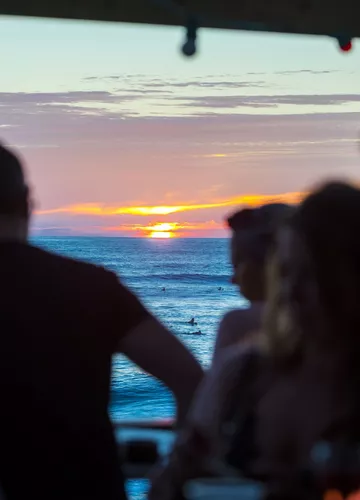 Coucher de soleil en front de mer