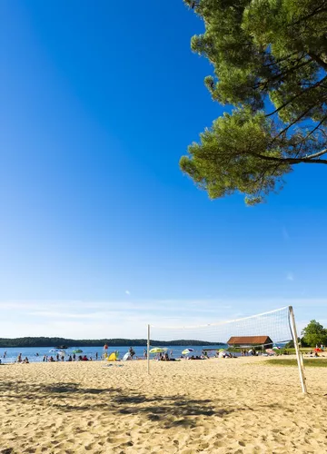 Plage lacustre de sainte Eulalie en Born