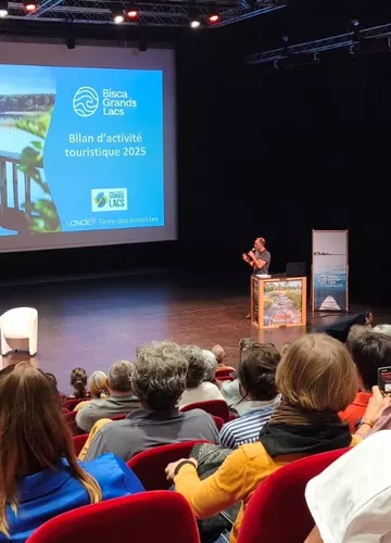 rencontre du tourisme 2025 plan large sur la présentation du bilan de saison
