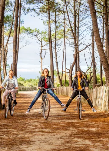 Vélo sur les pistes du Vivier Biscarrosse Plage