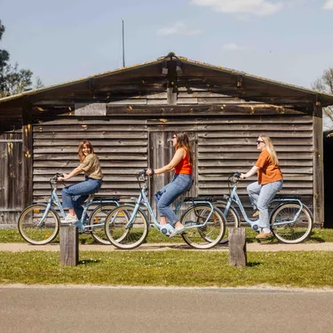 Balade à vélo près du Port de Gastes, dans les Landes