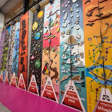 Salle Roc and Wall à Biscarrosse Ville Salle d'escalade pour les enfants à Biscarrosse