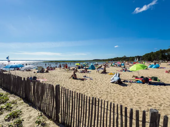 Plage Pipiou au lac de Parentis-en-Born