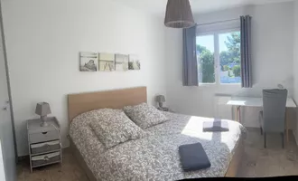 20. chambre 5 ponton pano bureau lits faits serv 2023