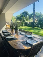 8. table extérieure jardin de devant