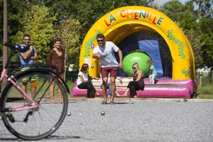 Camping Pipiou-parentis-pétanque