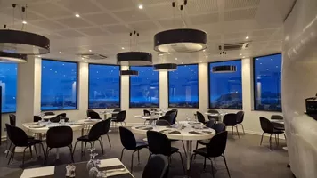 Resto de la plage photo restau de nuit Resto de la plage photo restau de nuit